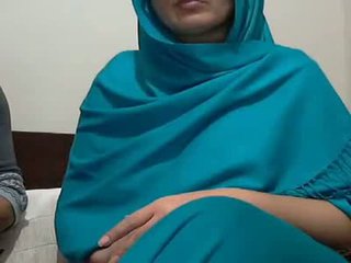 Sexig indisk aunty med lover possing henne klantskallar & p