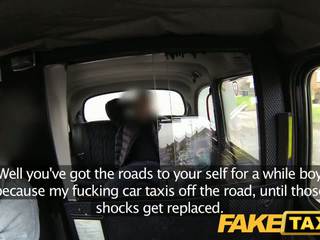Faketaxi britský taxi gangbang