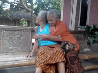 2 дуже старий бабусі цілує, безкоштовно старий dvd порно 0a