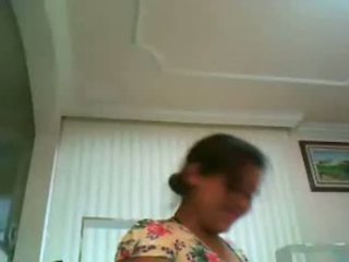 19yo housemaid show natural big süýji emjekler on kamera