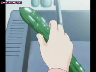 Hentai masturberar med en carrot