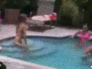 Guy films trespassing teens in his pool