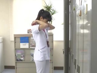 Having diversión con japonesa enfermera