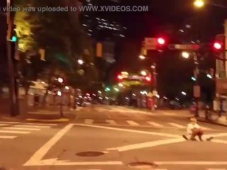 Clown gets pene sucked in middle di il strada