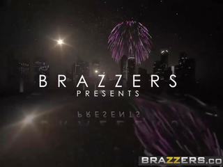 Brazzers - Brazzers Exxtra - New Years Sleaze Scene.