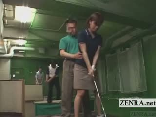Subtitled ιαπωνικό γκολφ κούνια erection demonstration